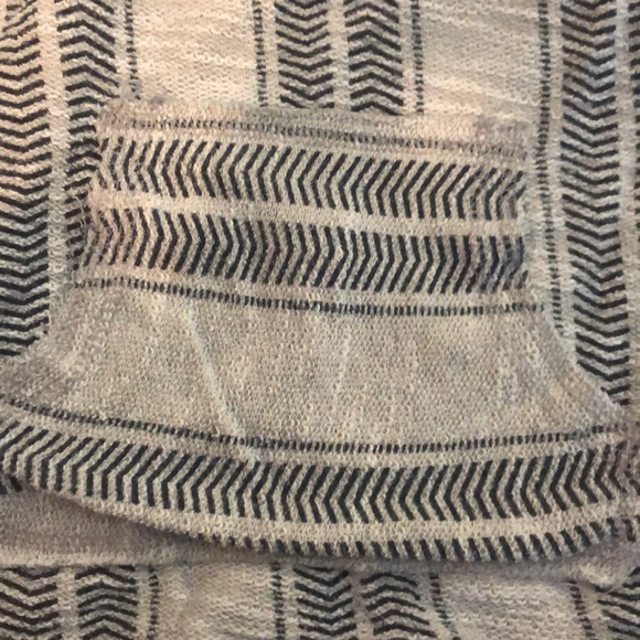 Beach sweater - Picture 3 of 3